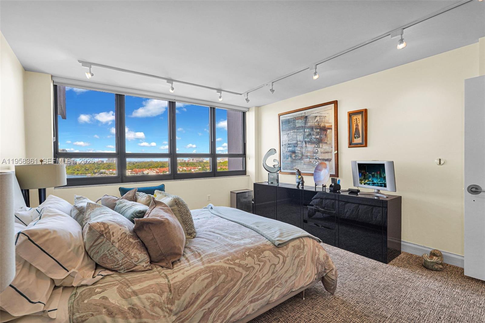 1 Grove Isle Dr # A1110