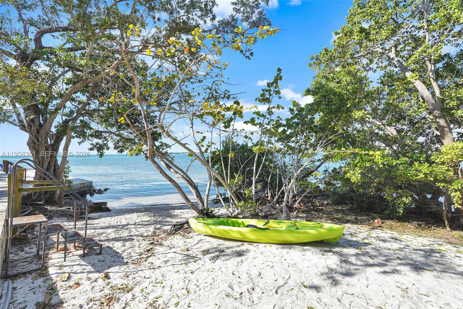 1 Grove Isle Dr # A1110