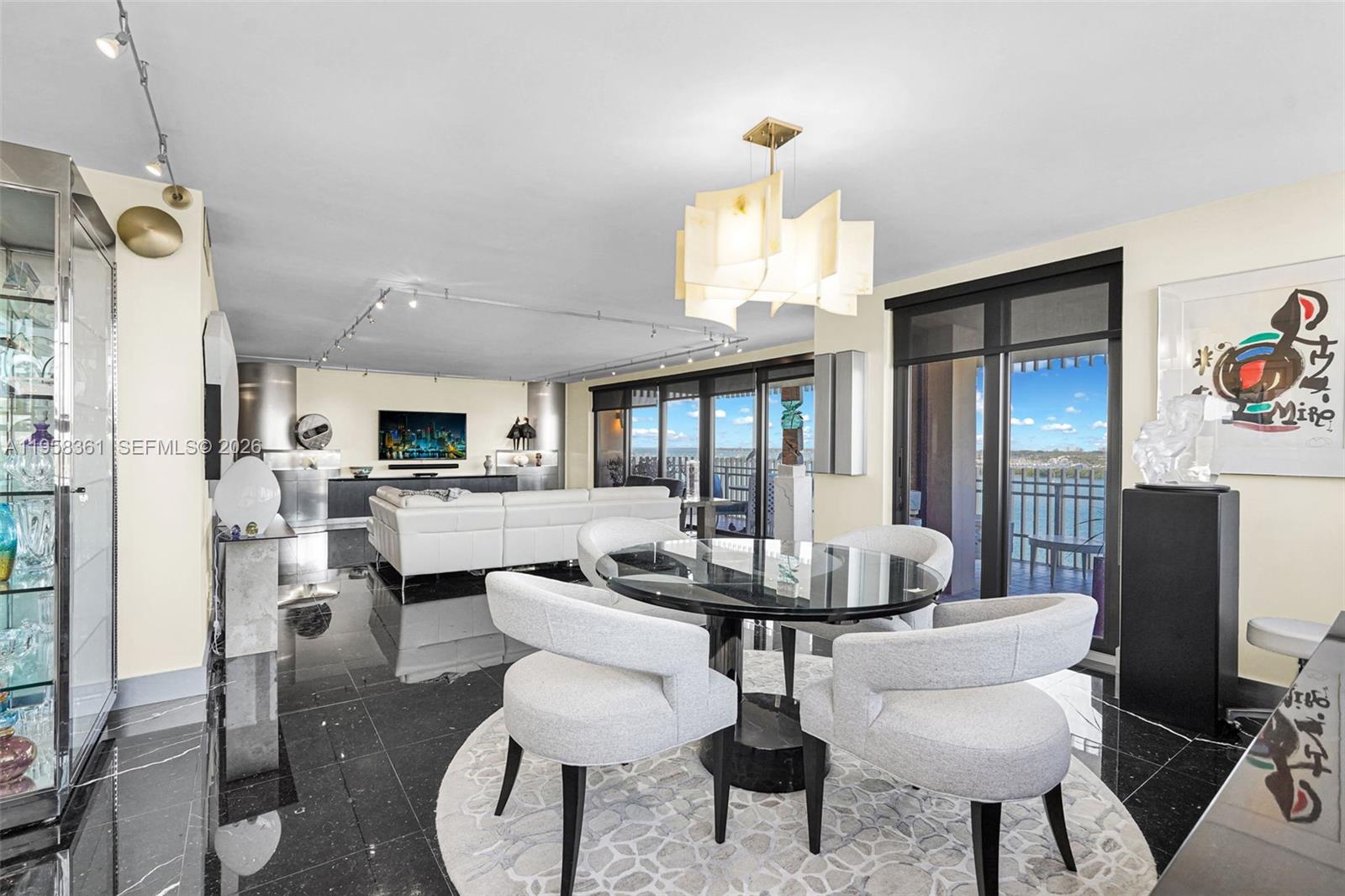 1 Grove Isle Dr # A1110