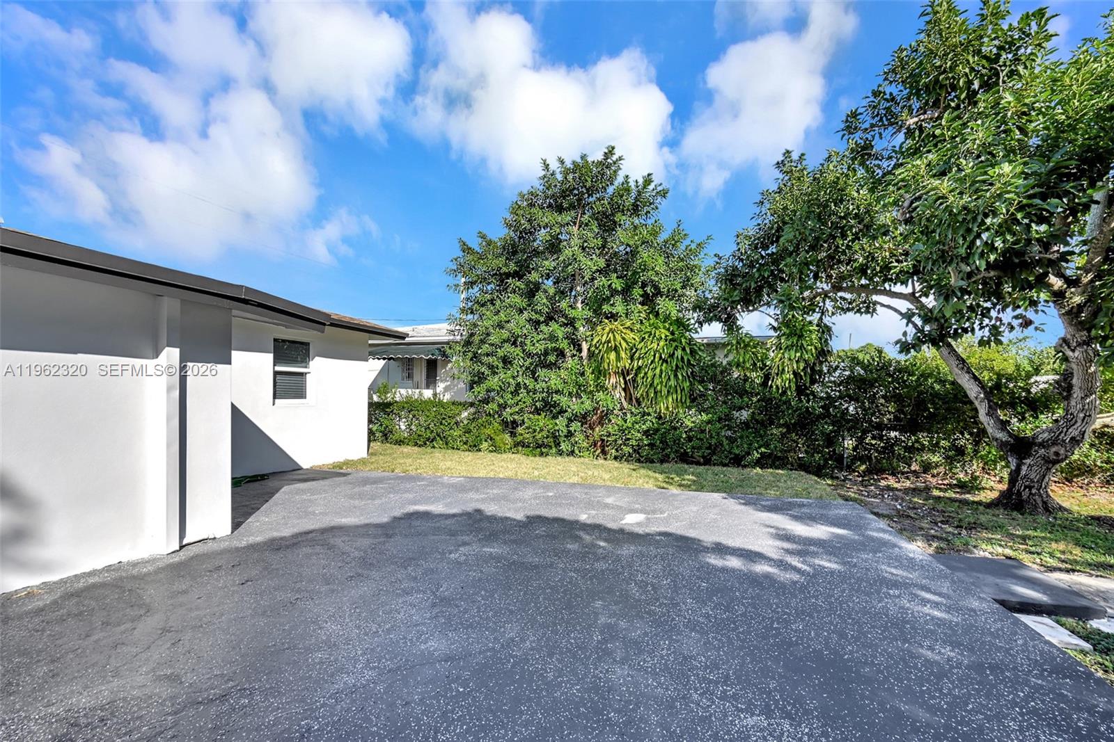 6540 SW 4th St # 6540