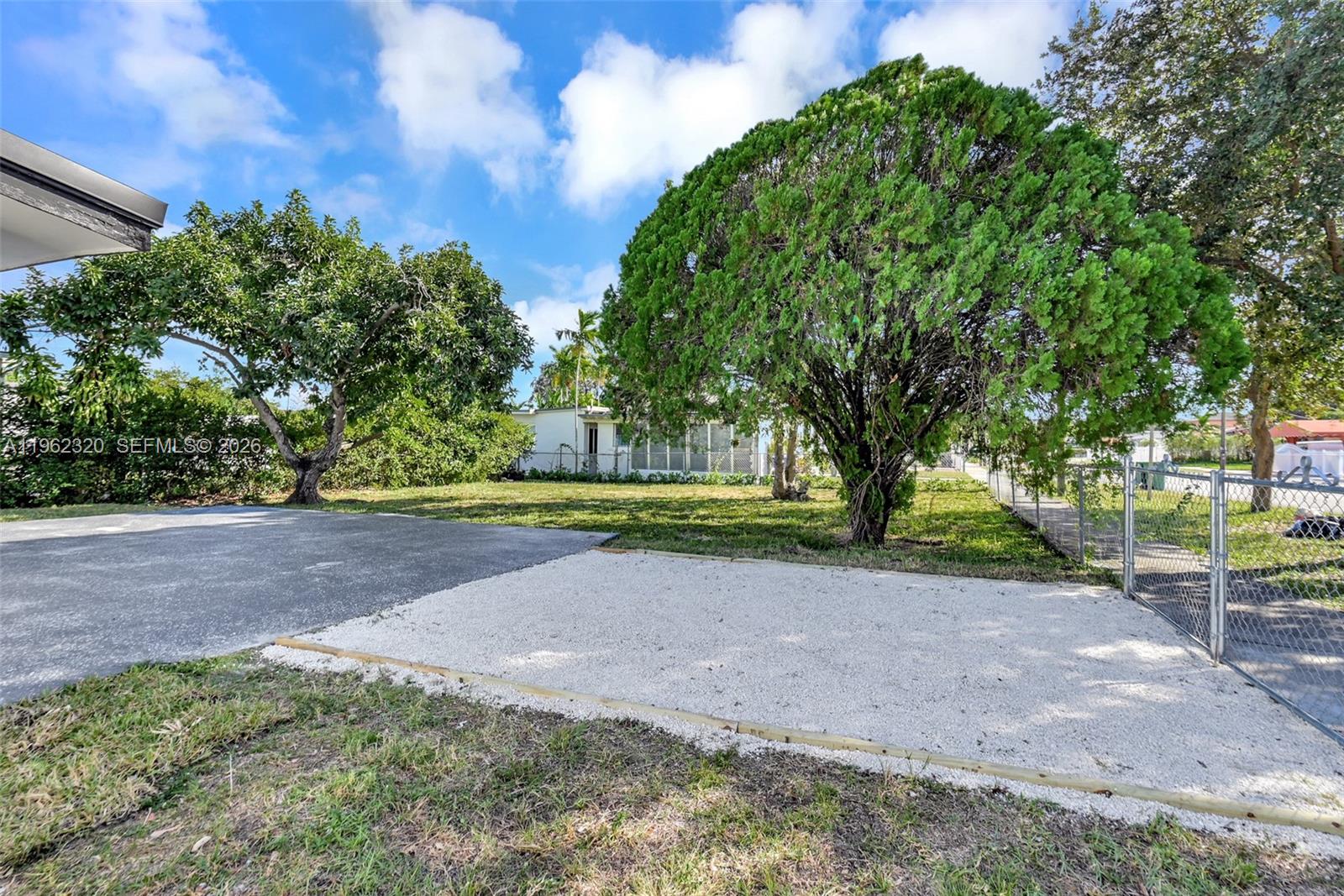 6540 SW 4th St # 6540