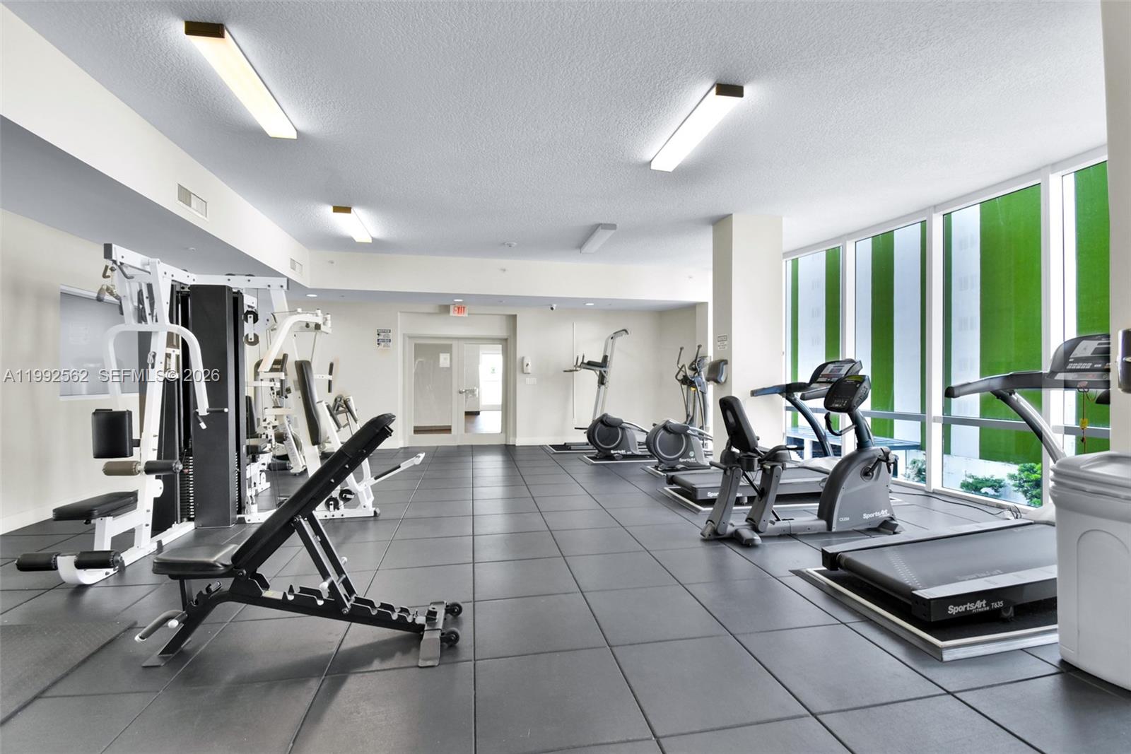 601 NE 23rd St # 1403