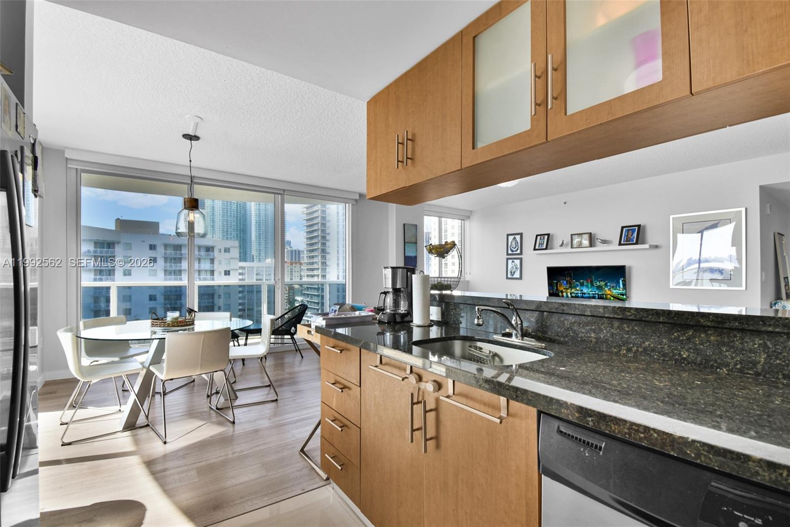 601 NE 23rd St # 1403