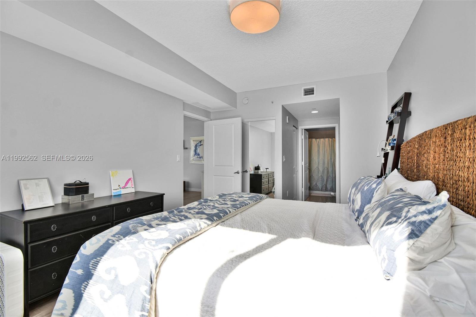 601 NE 23rd St # 1403