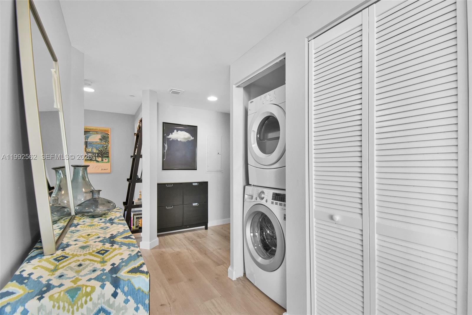 601 NE 23rd St # 1403