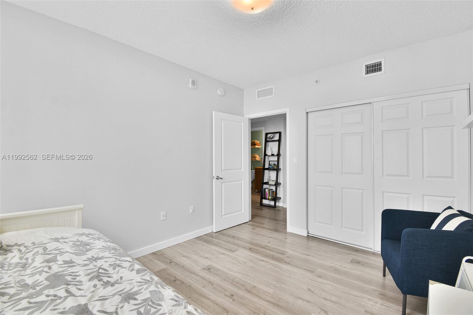 601 NE 23rd St # 1403