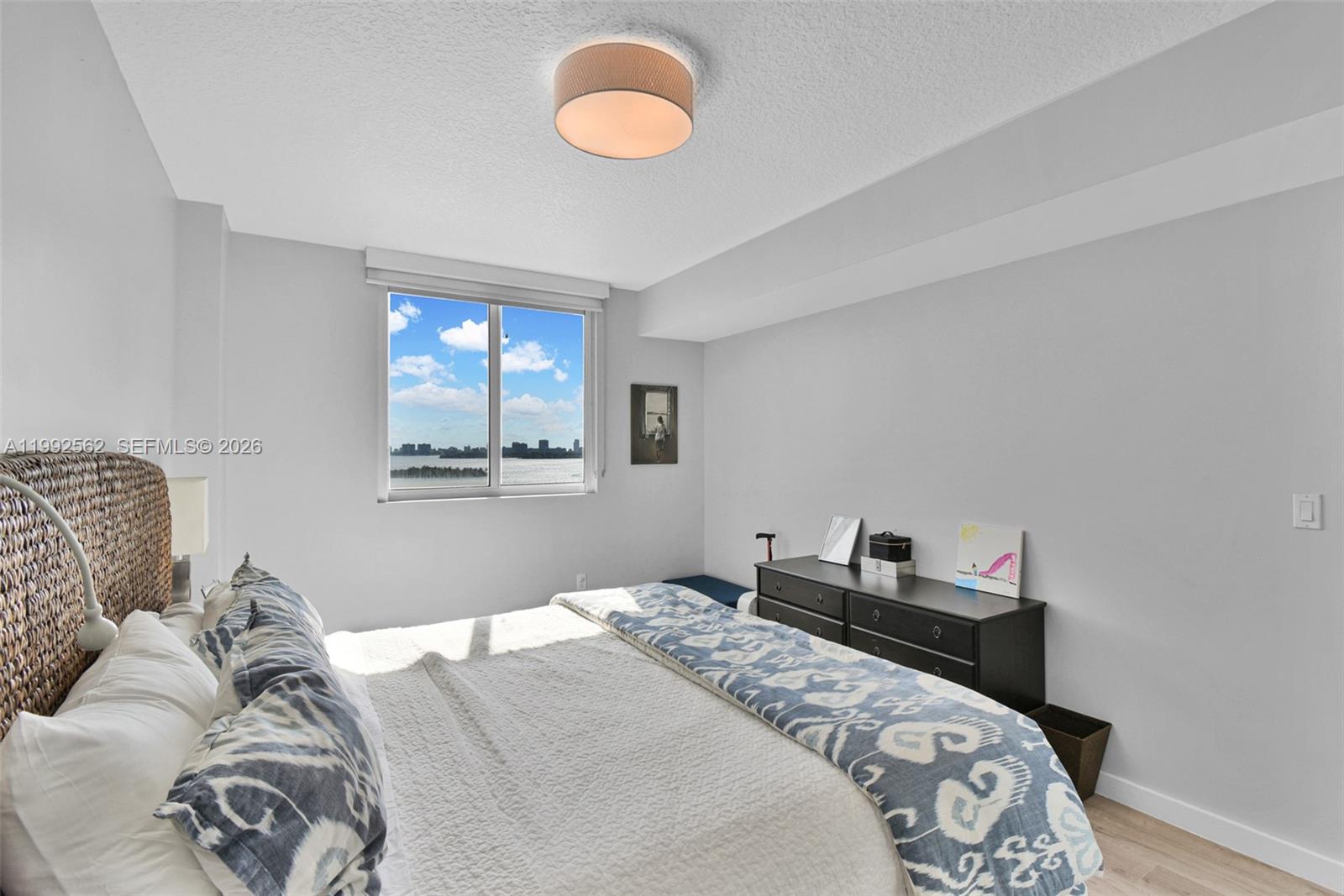 601 NE 23rd St # 1403