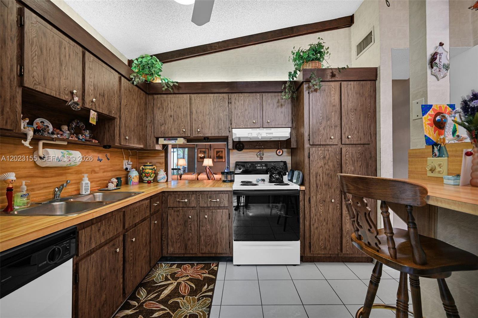 330 Briarwood Cir # 19 Unit: 3-19