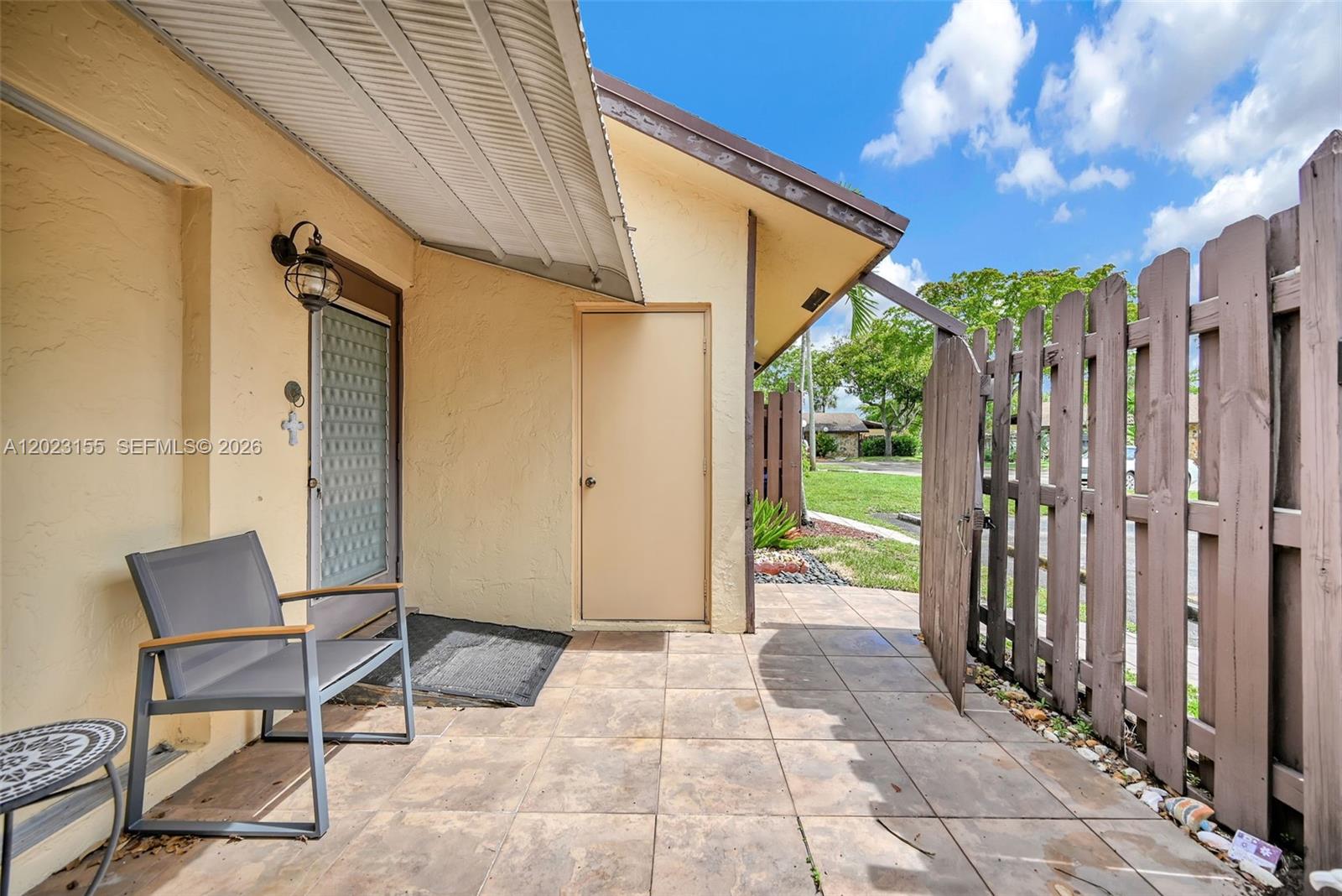 330 Briarwood Cir # 19 Unit: 3-19