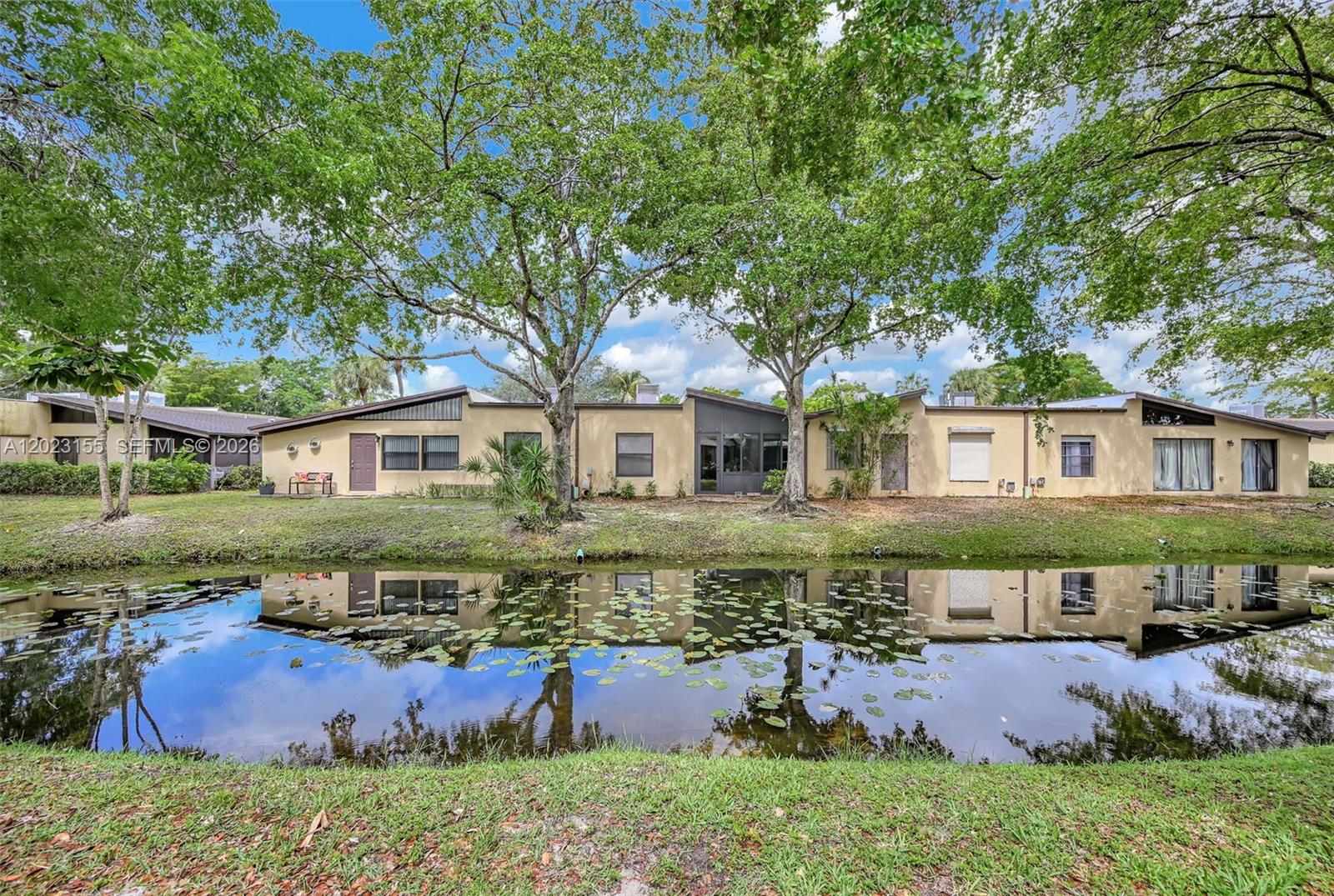 330 Briarwood Cir # 19 Unit: 3-19