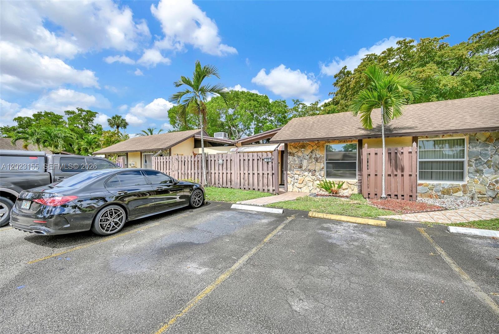 330 Briarwood Cir # 19 Unit: 3-19
