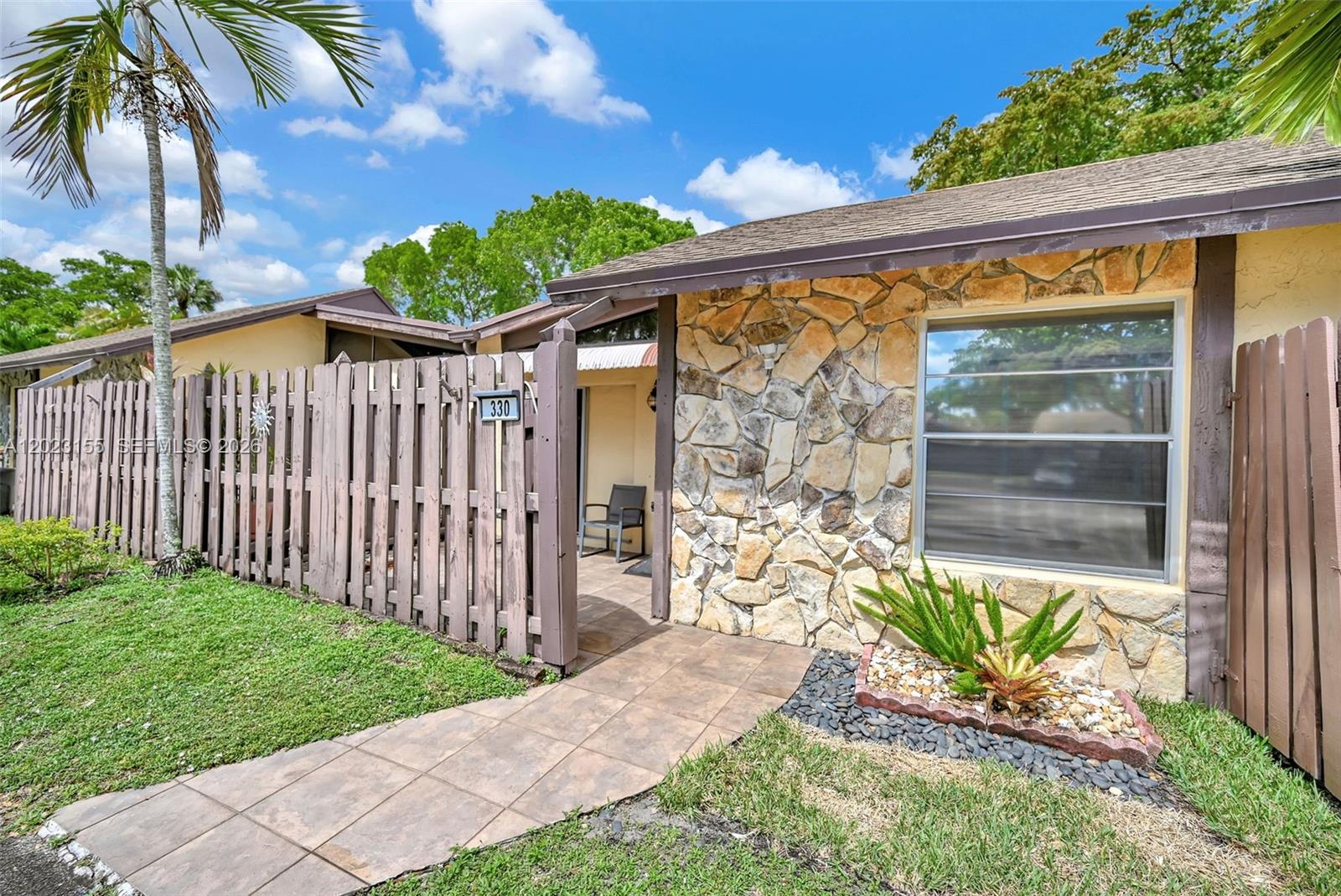 330 Briarwood Cir # 19 Unit: 3-19