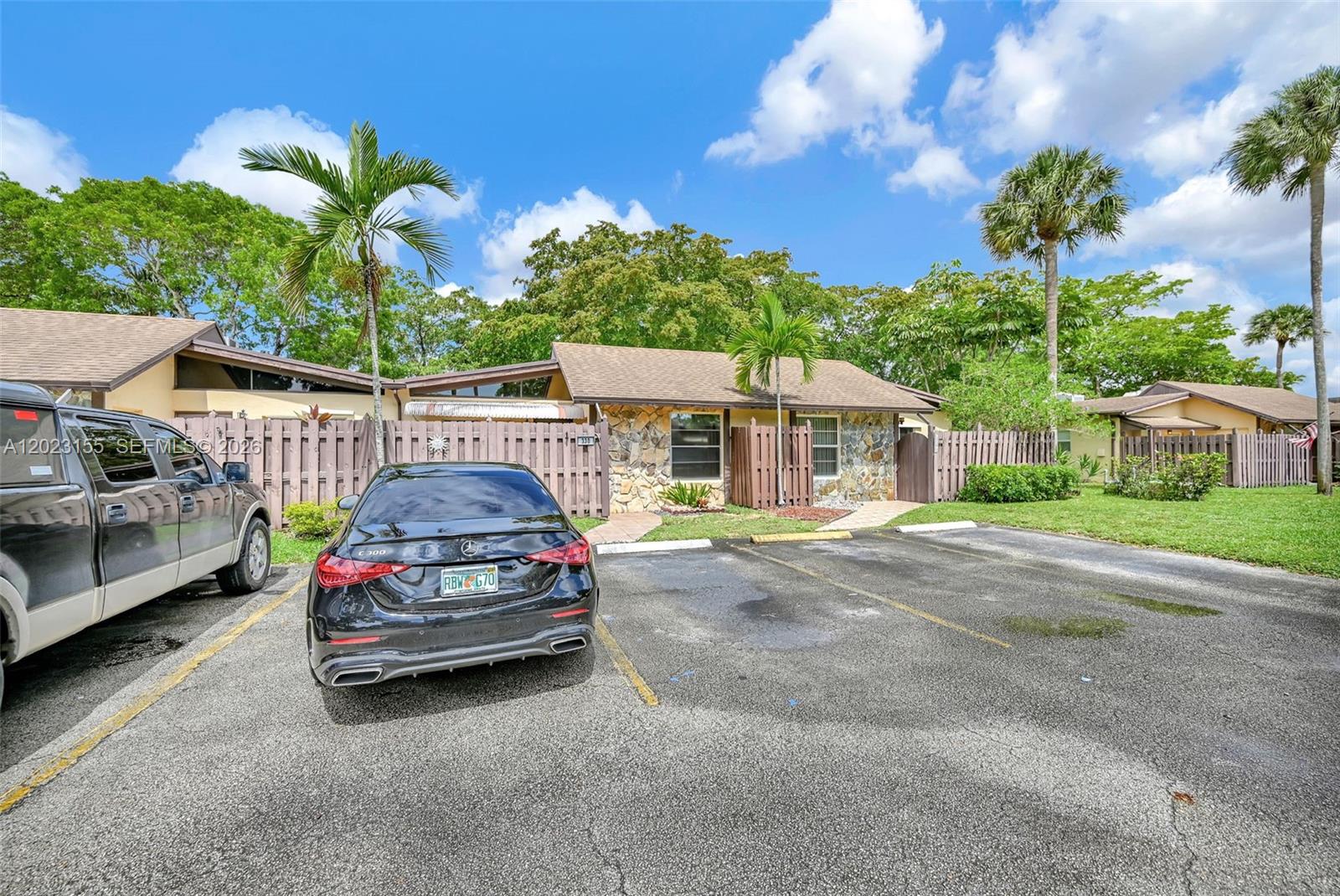 330 Briarwood Cir # 19 Unit: 3-19