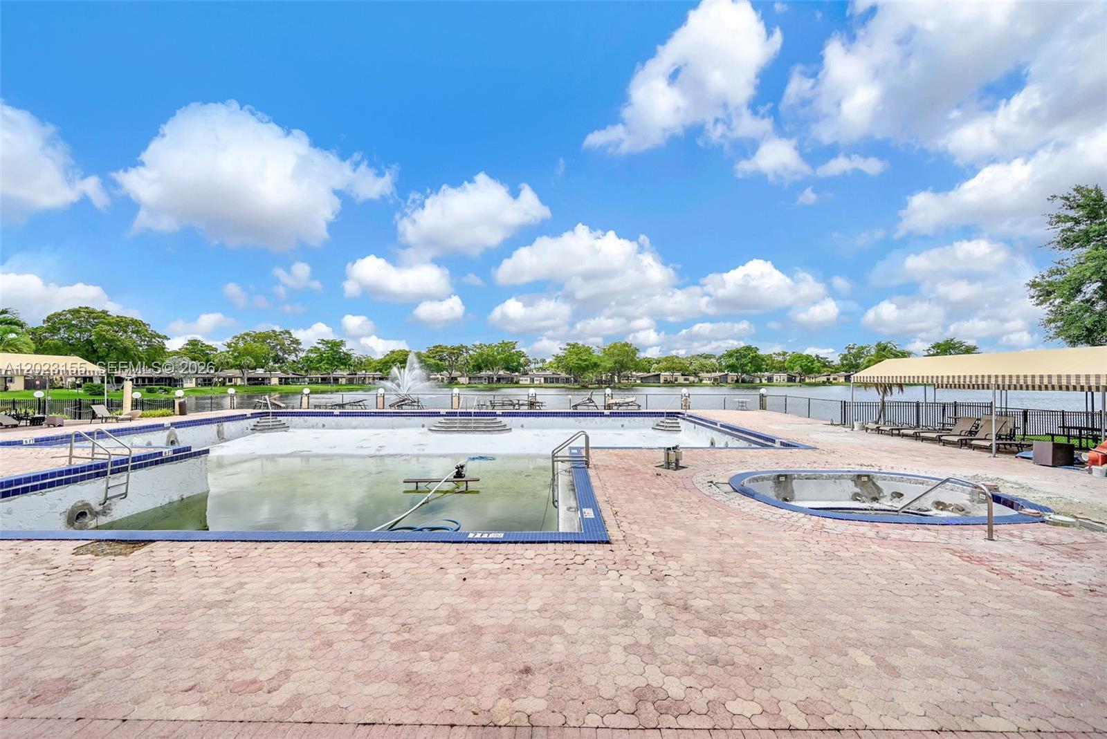 330 Briarwood Cir # 19 Unit: 3-19