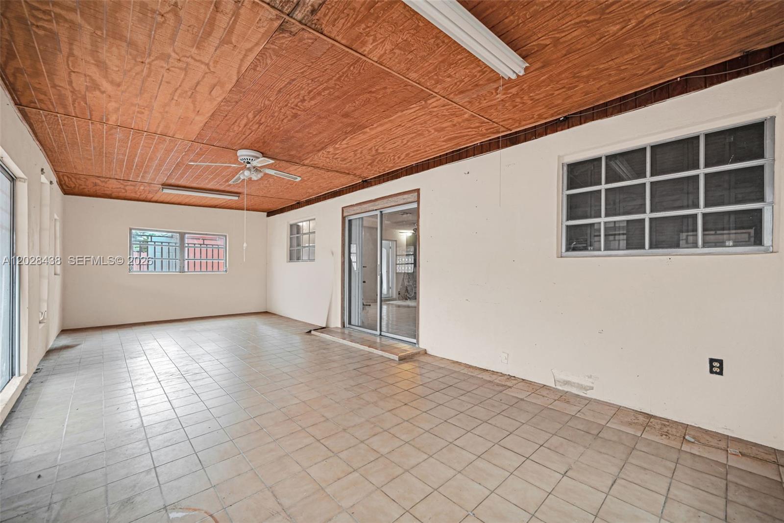 1421 SW 92nd Ave