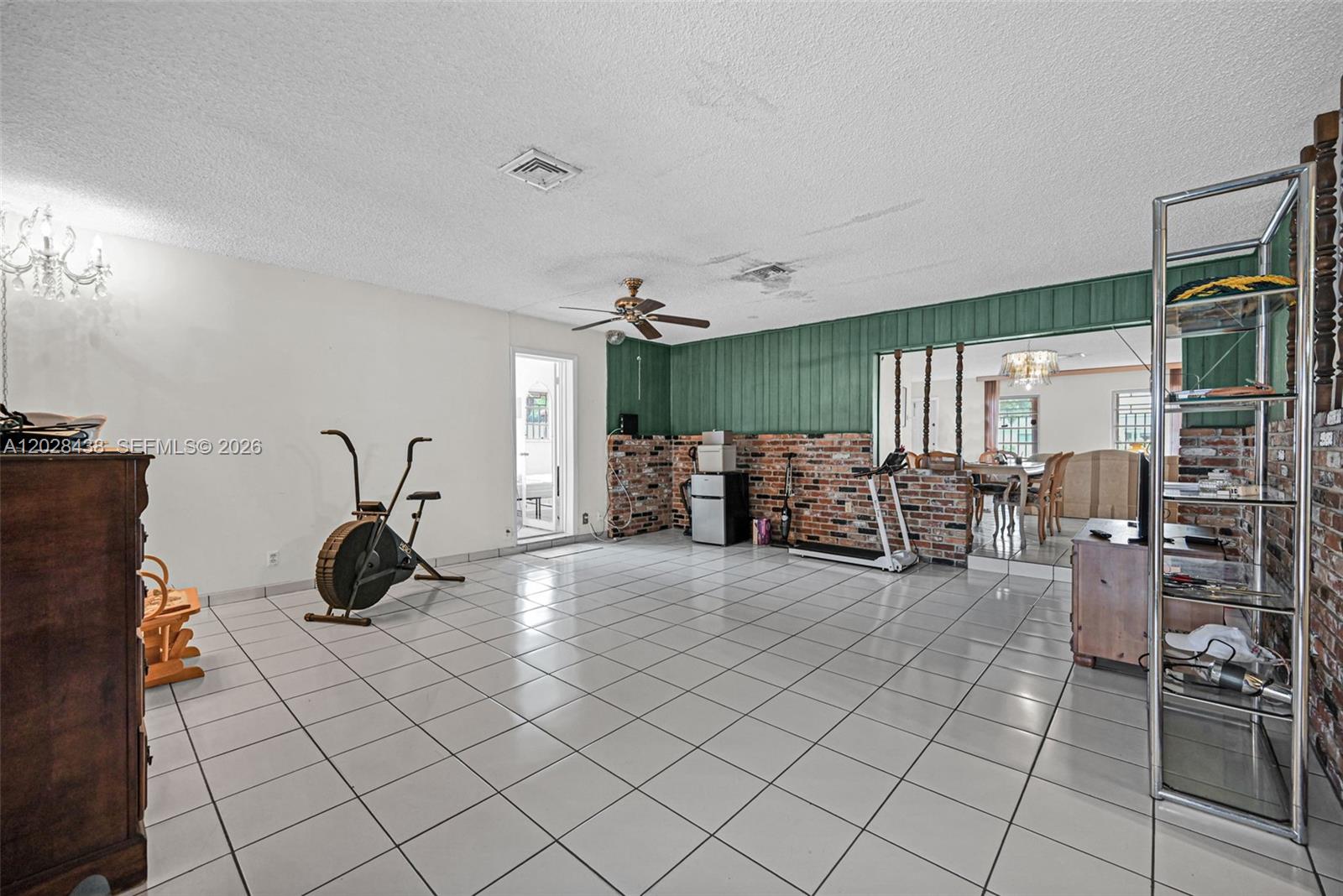 1421 SW 92nd Ave