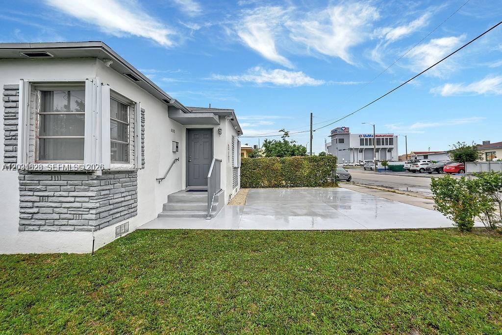 600 NW 34th Ave