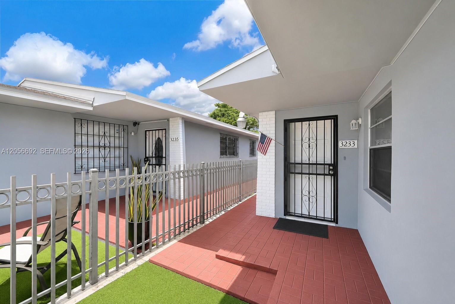 3231 SW 25th St