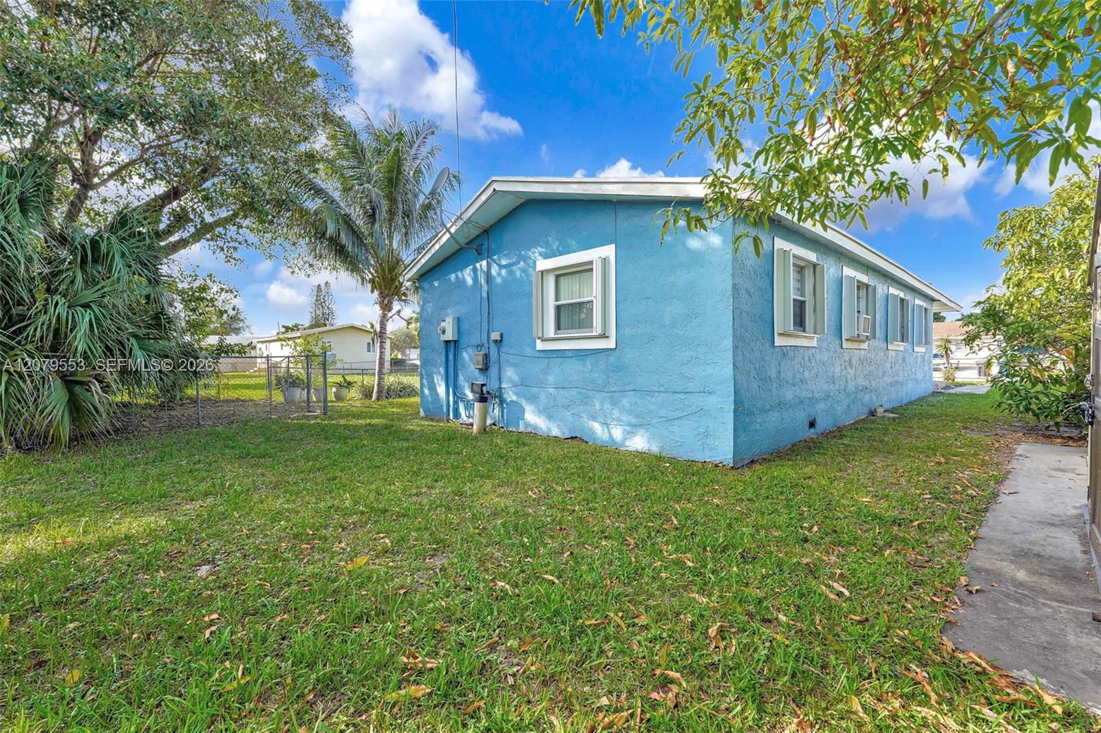 2760 NW 23rd St