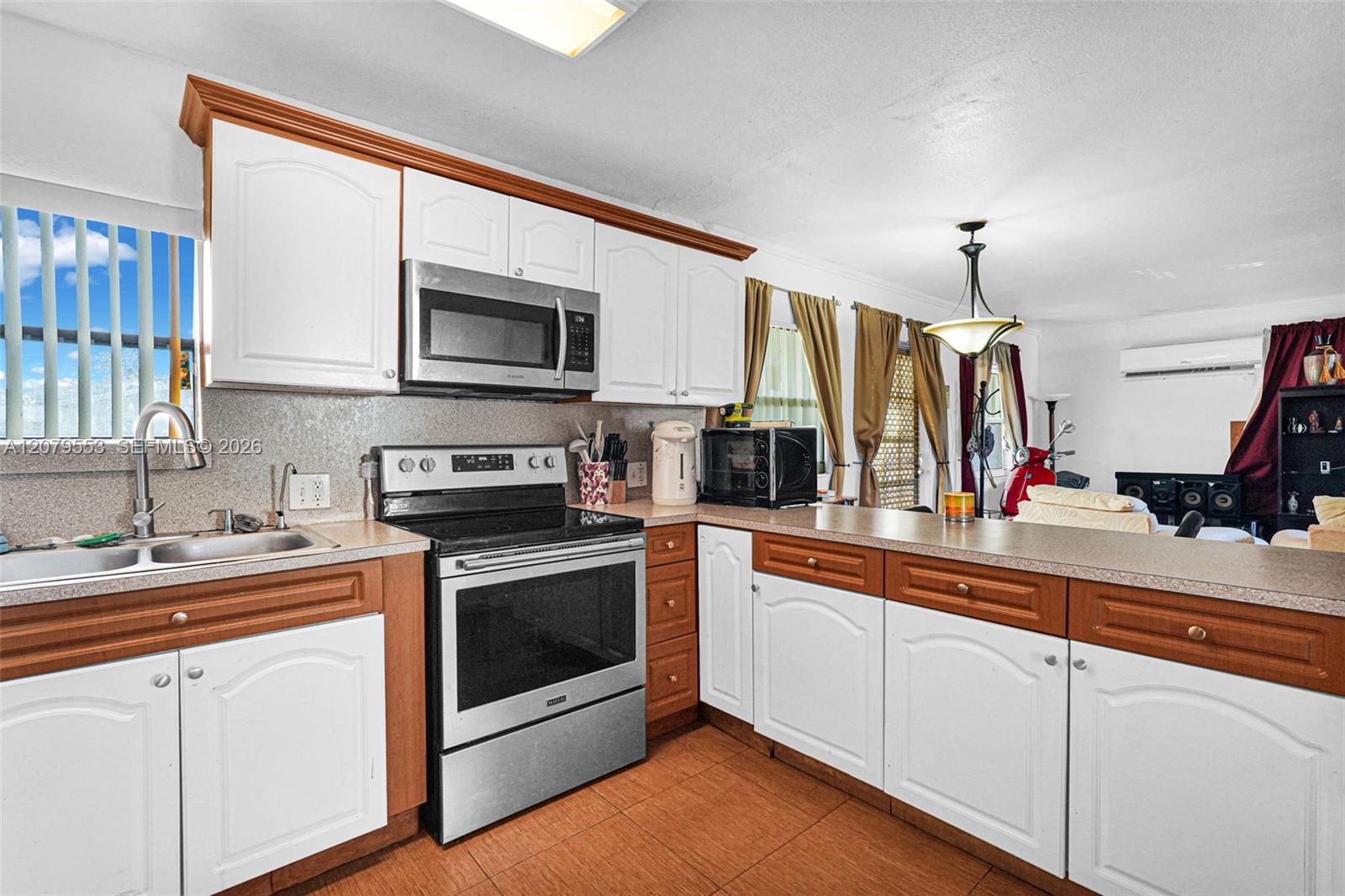 2760 NW 23rd St