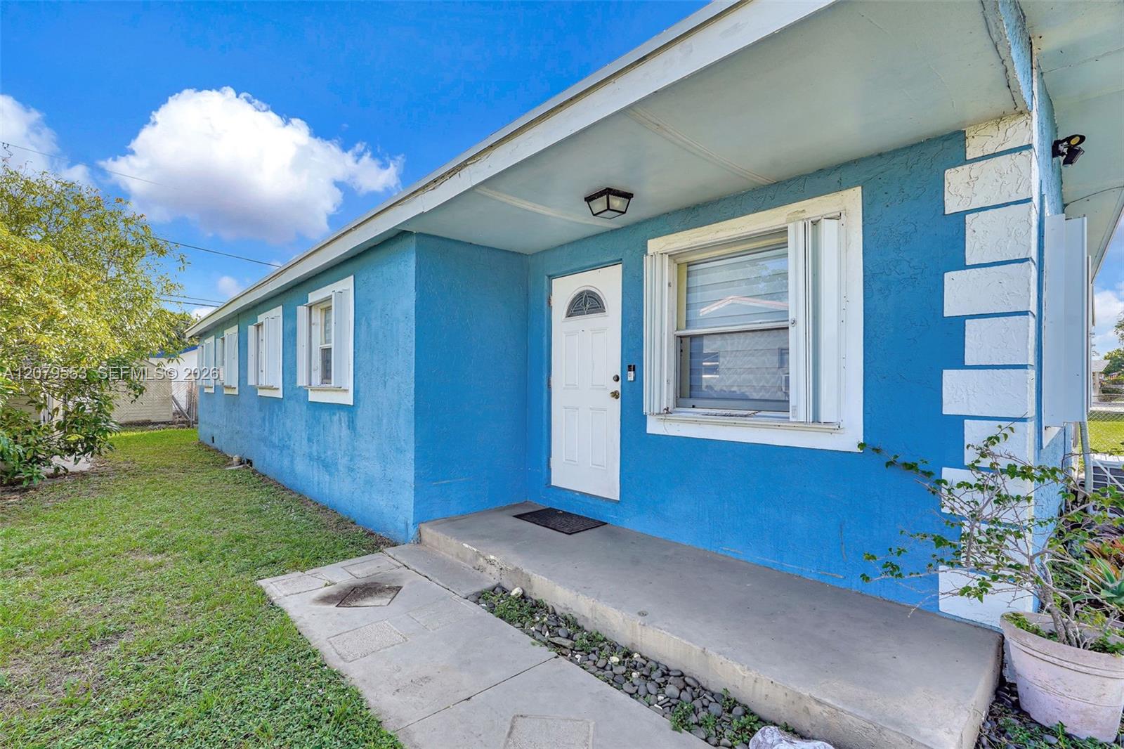 2760 NW 23rd St