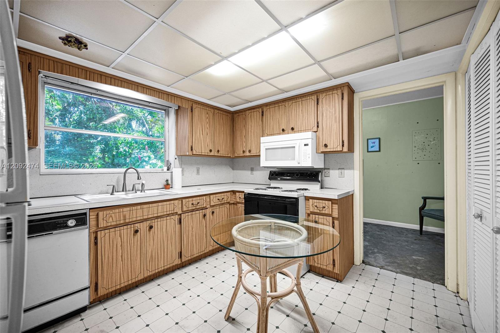 182 NW 16th St