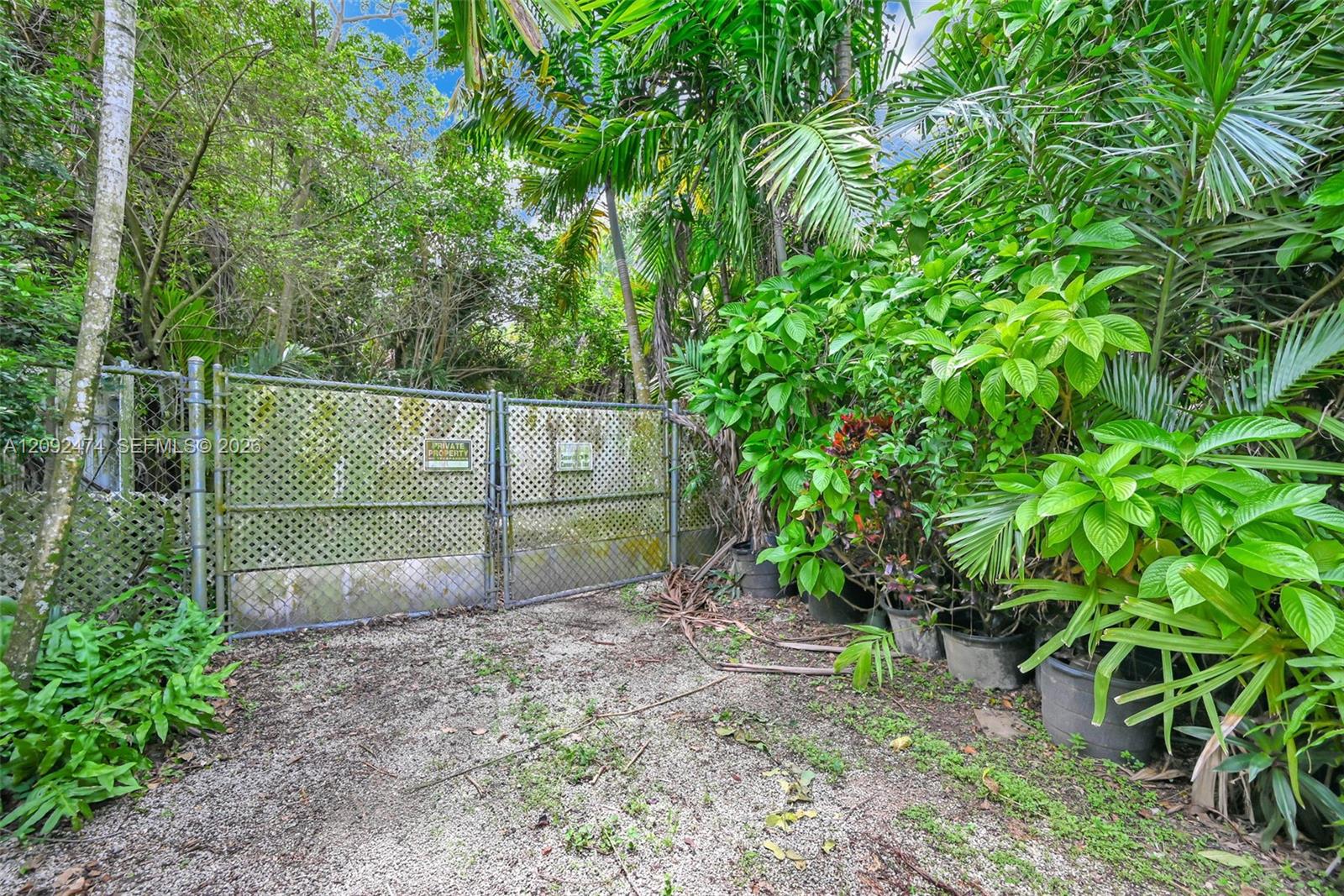 182 NW 16th St