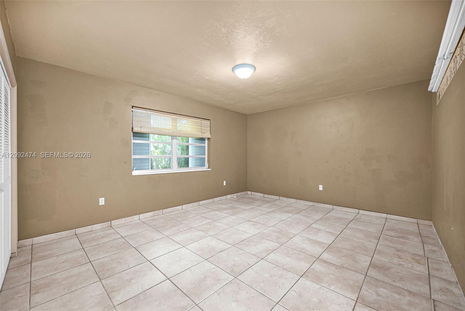 182 NW 16th St