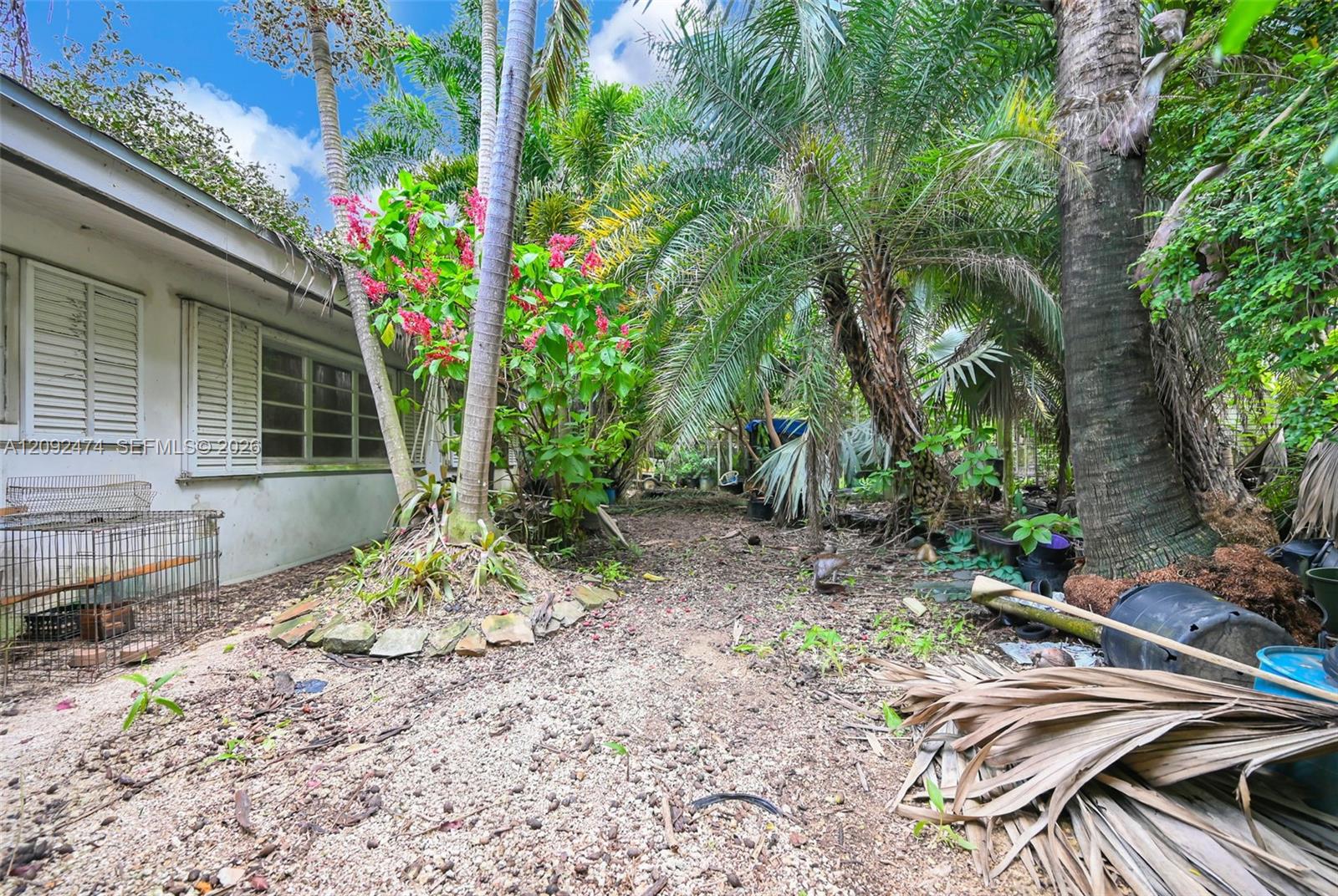 182 NW 16th St