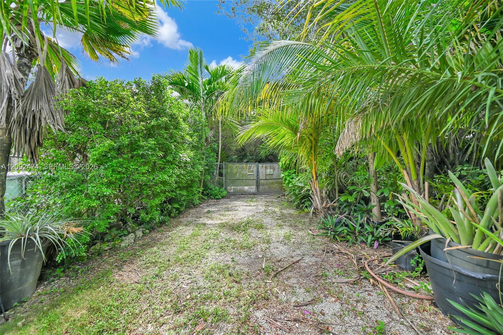 182 NW 16th St