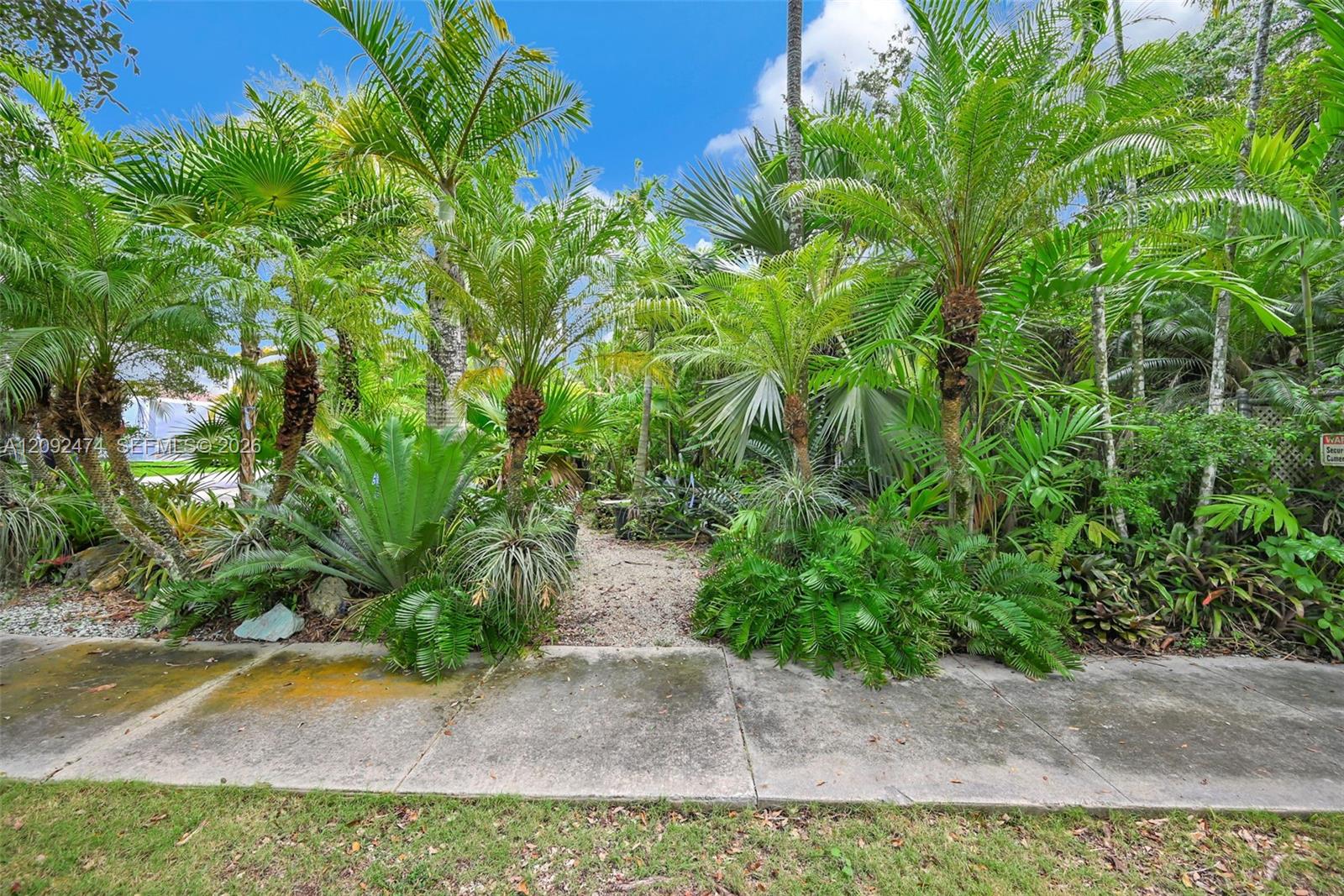 182 NW 16th St