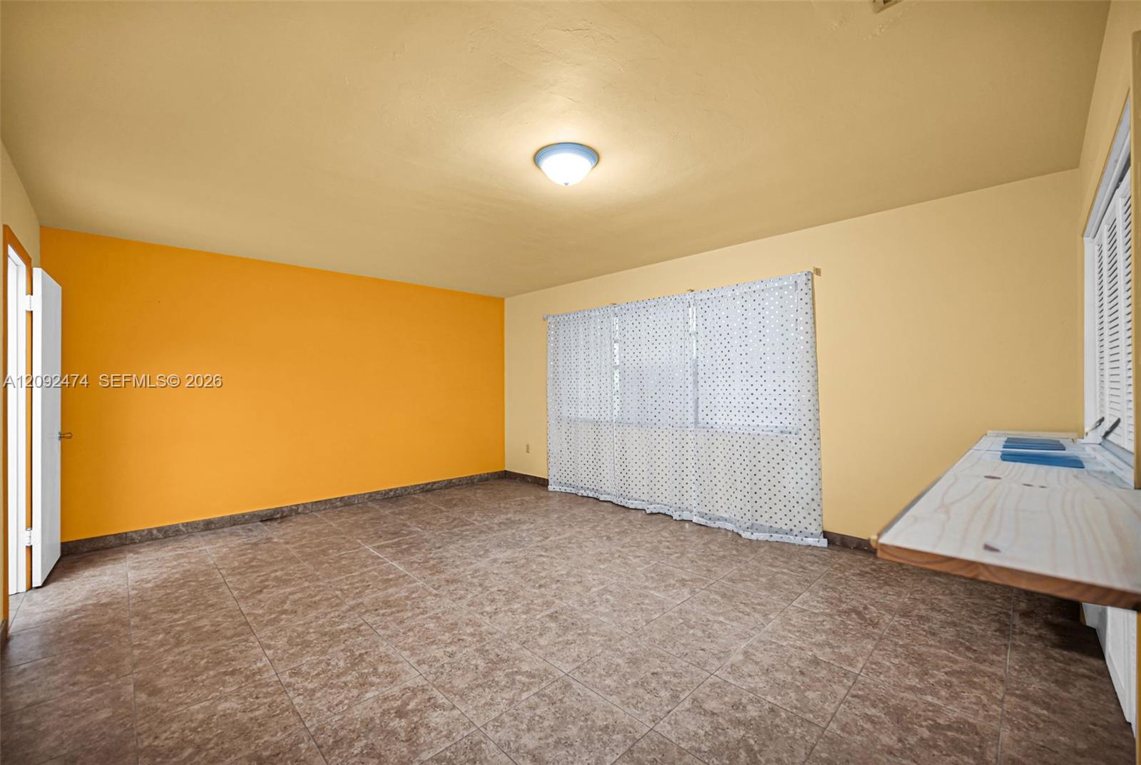 182 NW 16th St