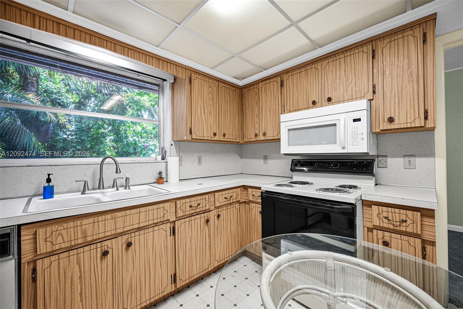 182 NW 16th St