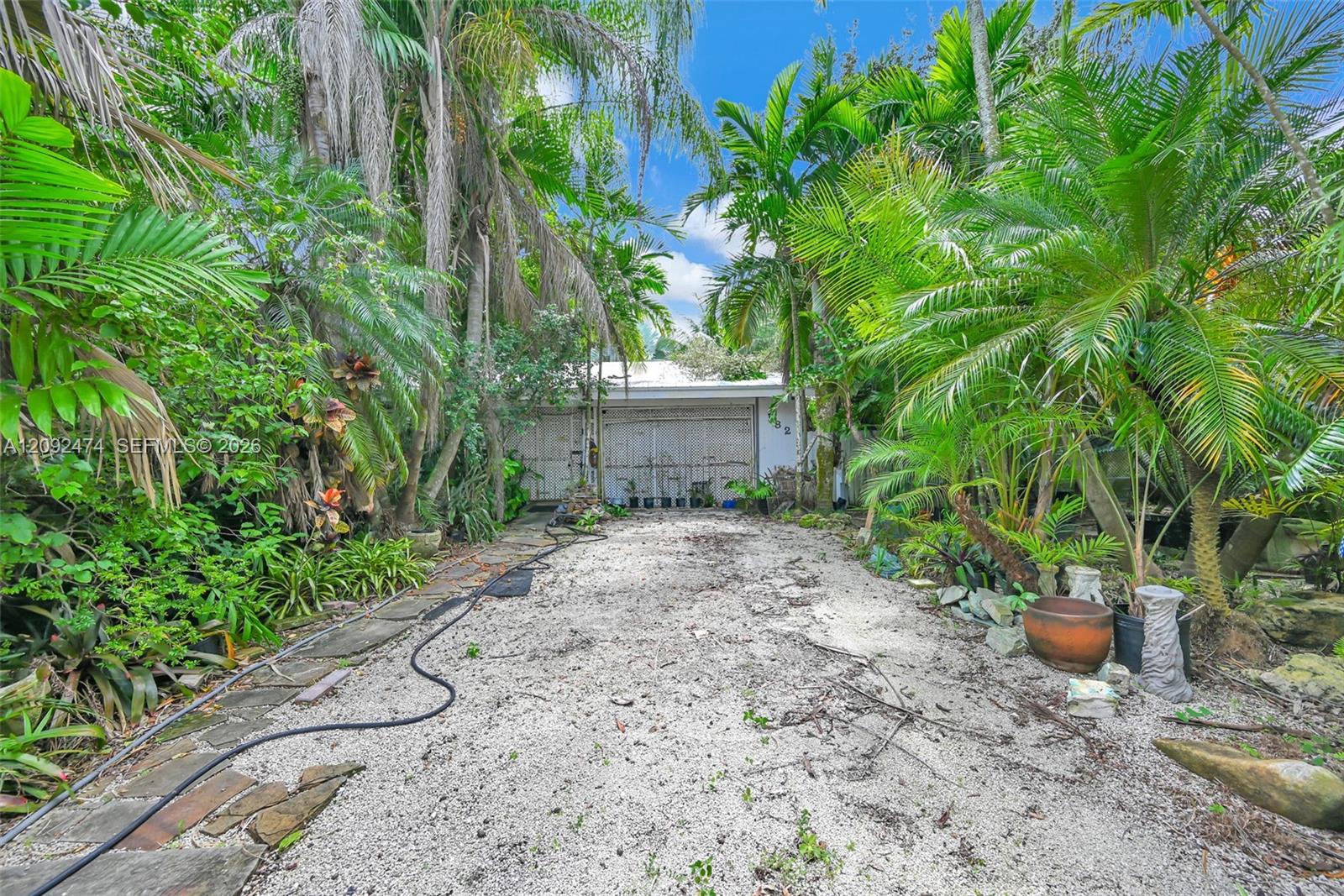 182 NW 16th St
