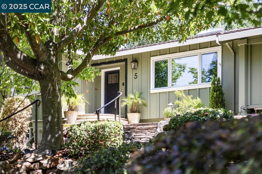 5 Kayser Ct