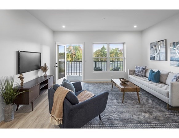 635 Main Street # 212