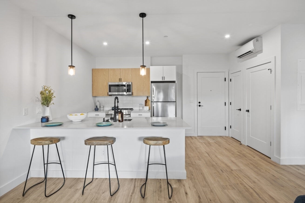 635 Main Street # 212