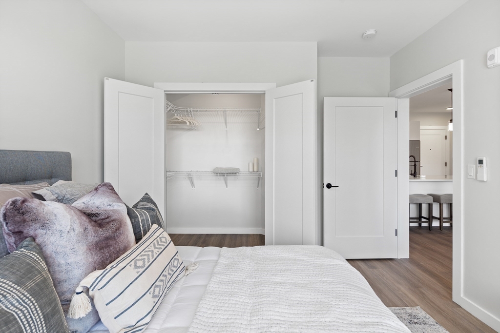 10 Somerset Ave # 406