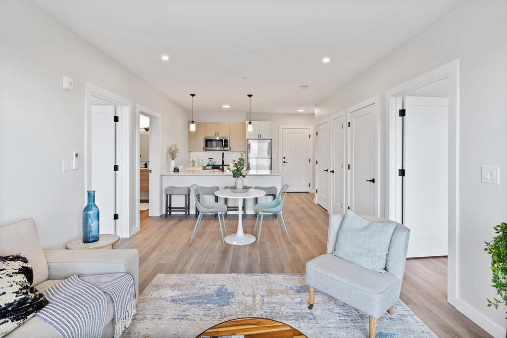 10 Somerset Ave # 406