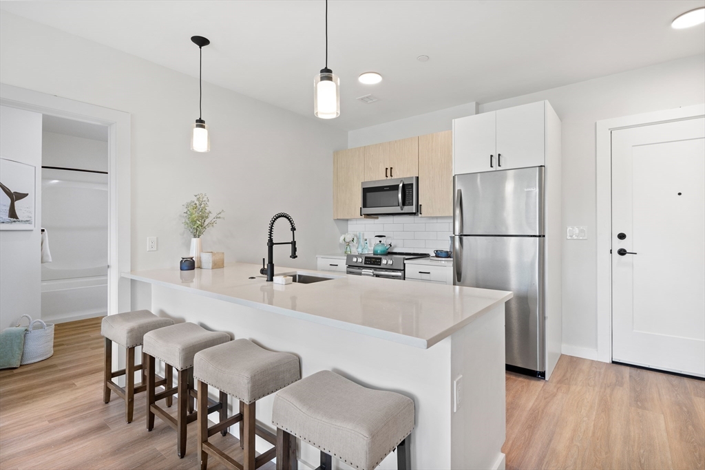10 Somerset Ave # 406