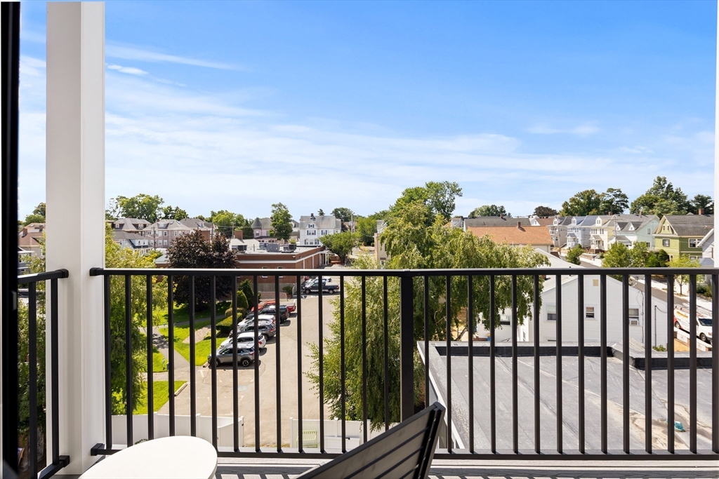10 Somerset Ave # 406