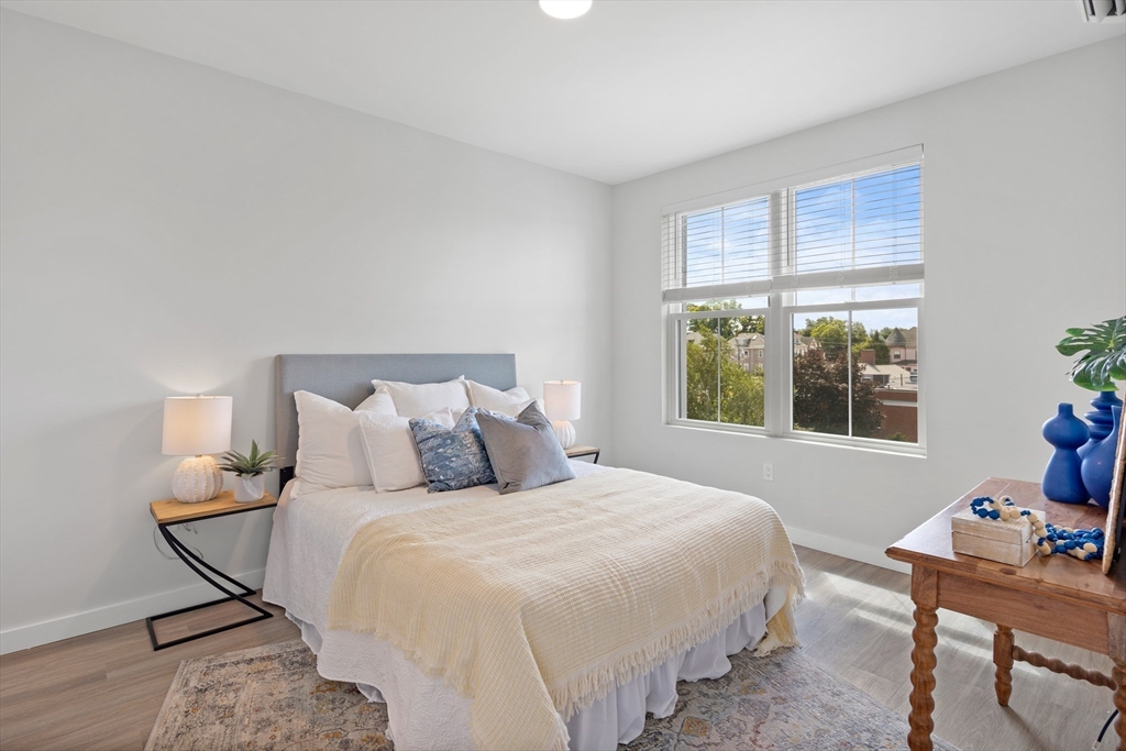 10 Somerset Ave # 404
