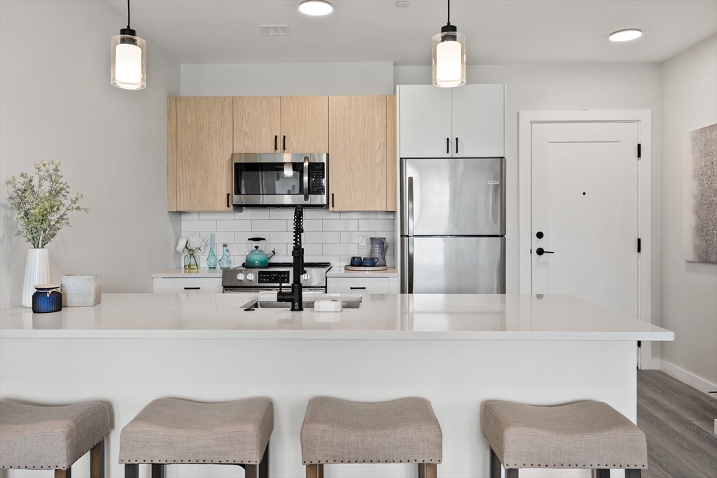 10 Somerset Ave # 404