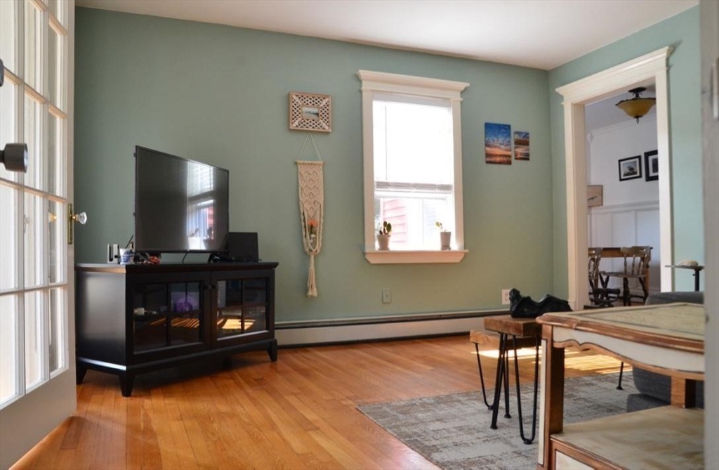 14 Essex Street # 1