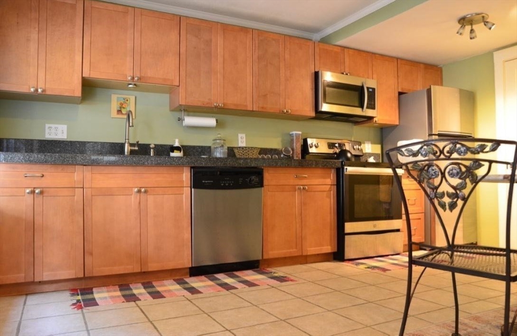 14 Essex Street # 1