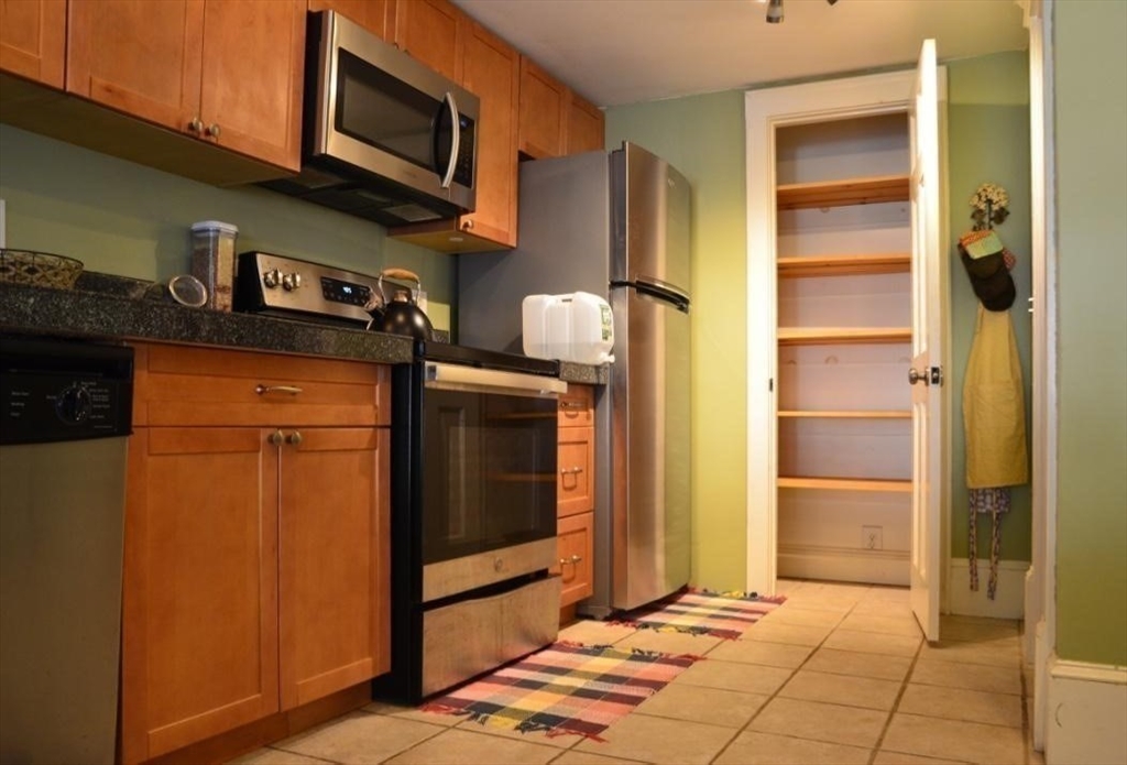 14 Essex Street # 1