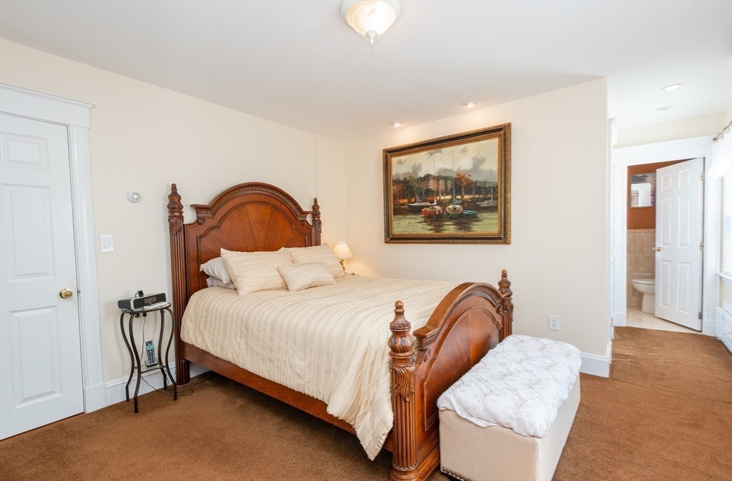18 Orchard Cir