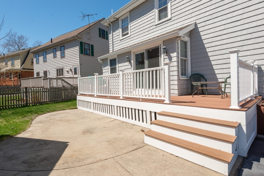 18 Orchard Cir