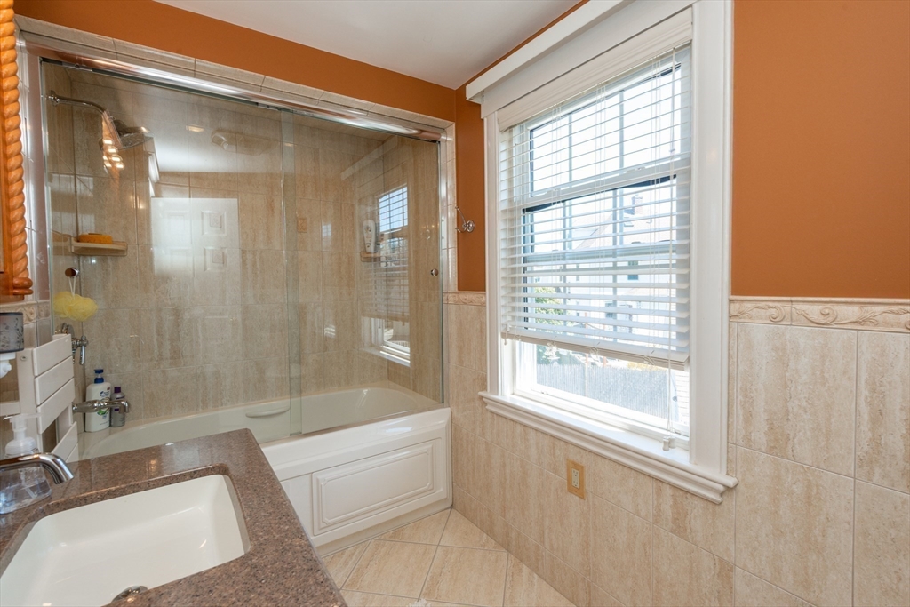 18 Orchard Cir