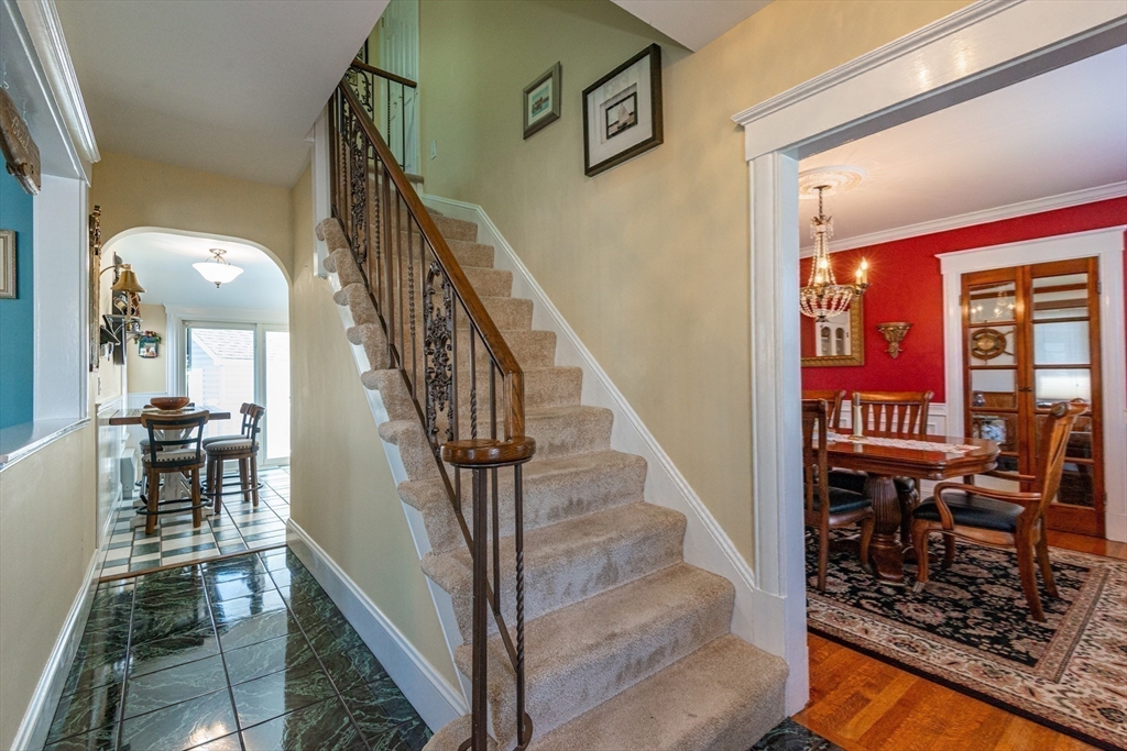 18 Orchard Cir